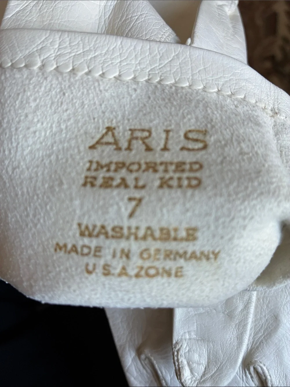 Vintage White Leather Gloves with Floral Embroidery